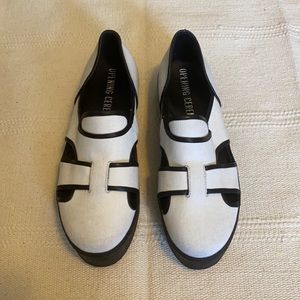 Opening ceremony white and black platform flats size 39